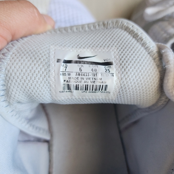 Nike LeBron Witness 3 Shoes in White Chrome size 8 Athletic Basketball Active - Picture 7 of 7